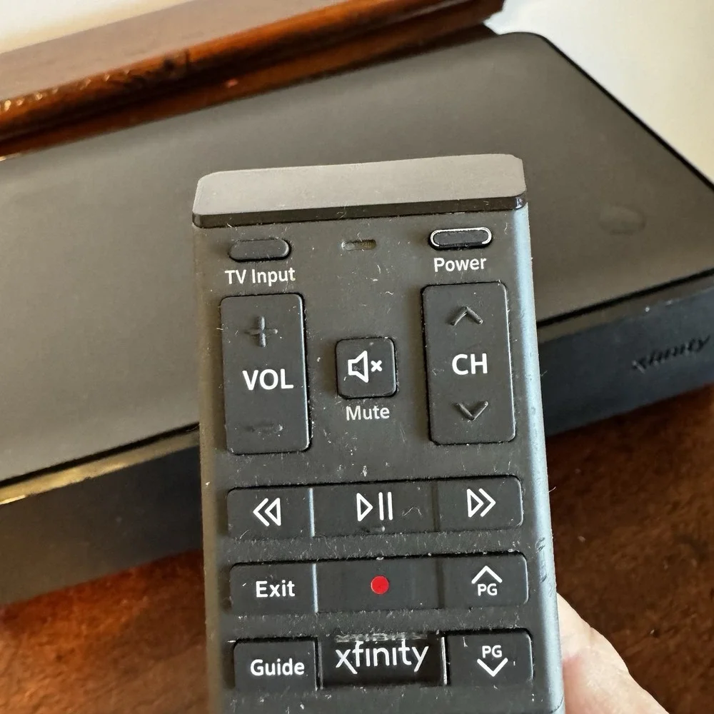 XFINITY XG2v2-P Model PACE PX022ANM HD TV Cable Box & Remote * NO CABLES *